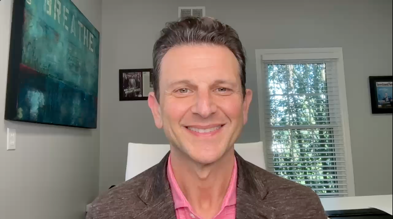 Expert recording video commentary from a home office